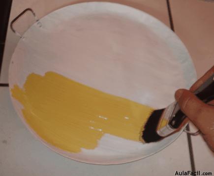 pintura color amarillo