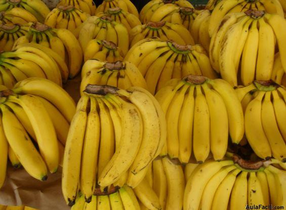 Beneficios de consumir plátanos o bananas. Salud aulafacil.com