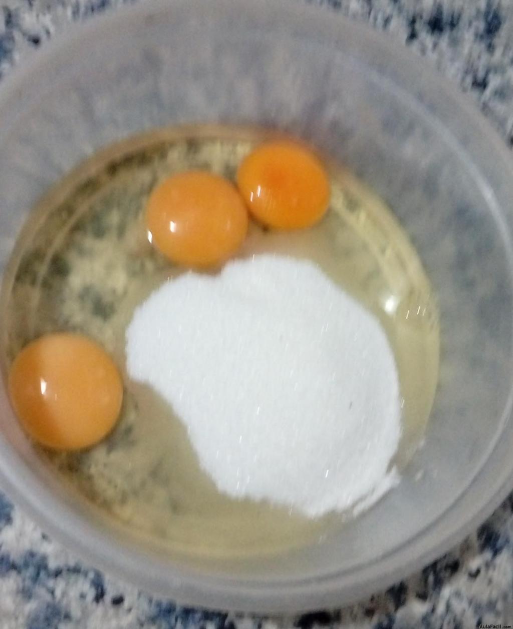 huevos y azucar