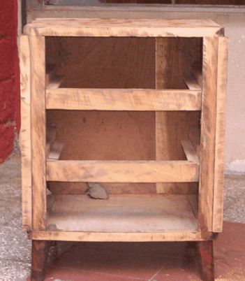 Así es como debe de verse la mesita ya lijada lista para trabajarla.