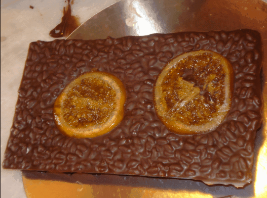 Turrón con crispi y naranja