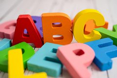 39340270_english-alphabet-colorful-wooden-for-education-school-learning