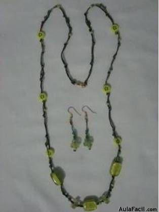 collar verde