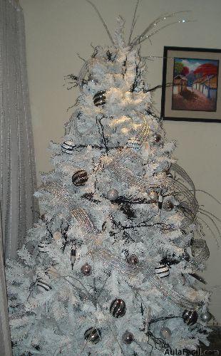 Arbol de navidad en blanco y negro