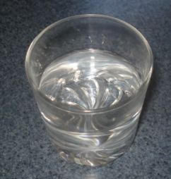 Vaso con agua