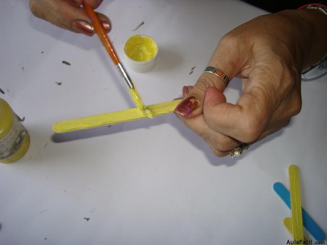 Avión con pinzas de Madera