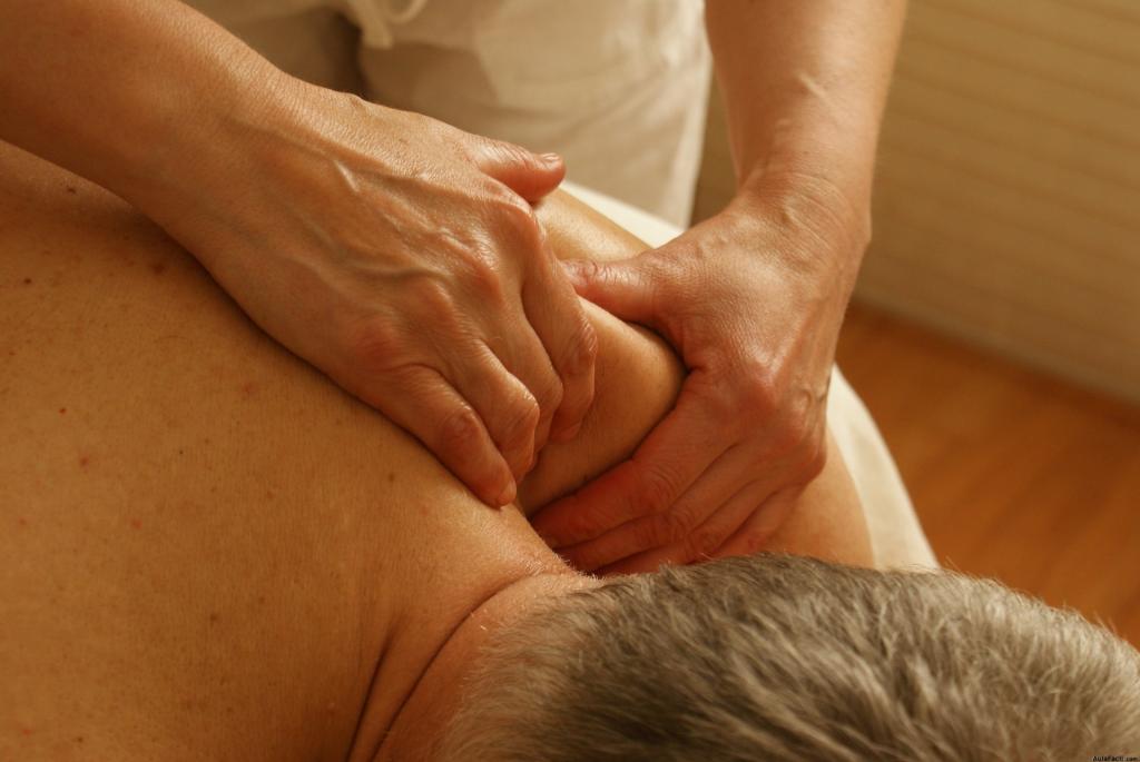 un masaje puede mejorar la relación entre paciente y cuidador.