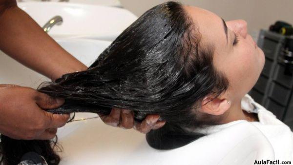 Lavar el cabello. Lavar el cabello.