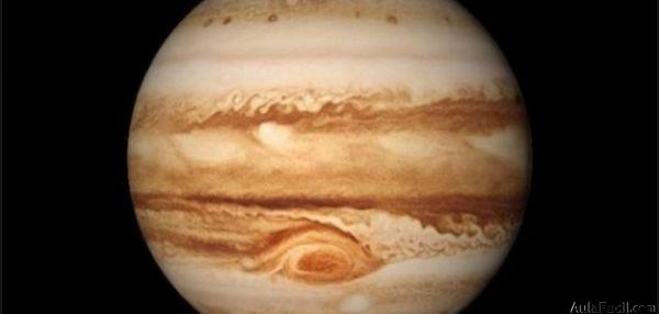 Júpiter con su gran mancha roja