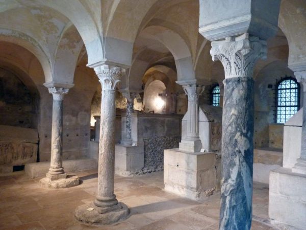 cripta de la abadía de jouarre