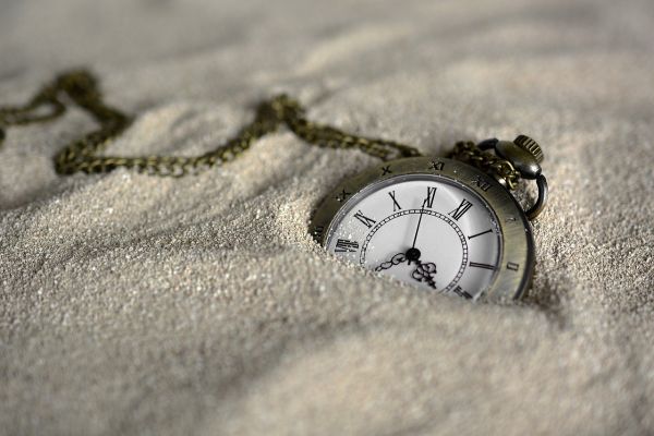 pocket watch 3156771 1280