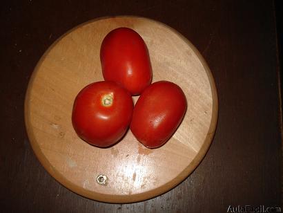 Entrada de Aguacate con cebolla y tomate