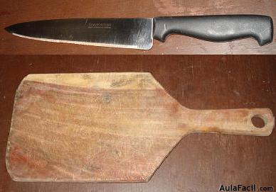 Cuchillo y Tabla de Madera para picar