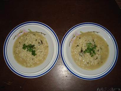 SOPA DE ARROZ A LAS HIERBAS