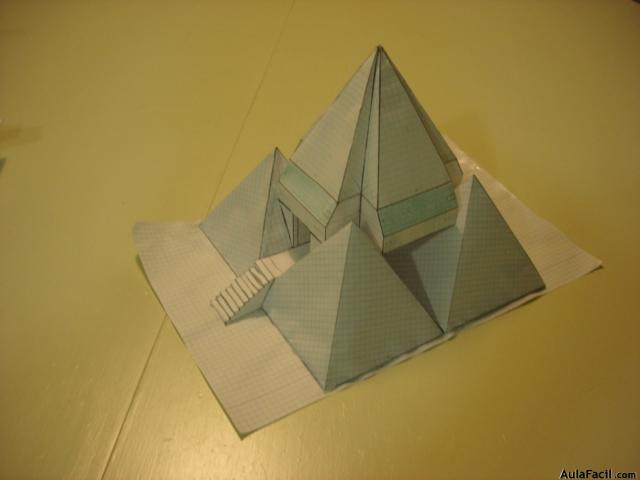 edificio de pirámides - 1