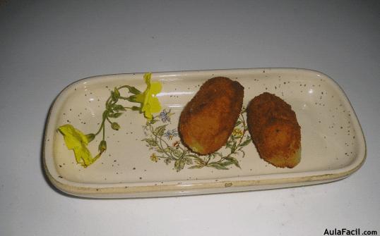 Croquetas de pollo, jamón y yerbabuena