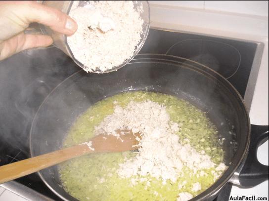 Croquetas de pollo, huevo y nuez moscada 